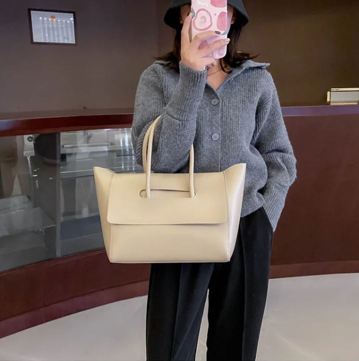 The Soft Hour Leather Shoulder Tote — Spacious Elegance